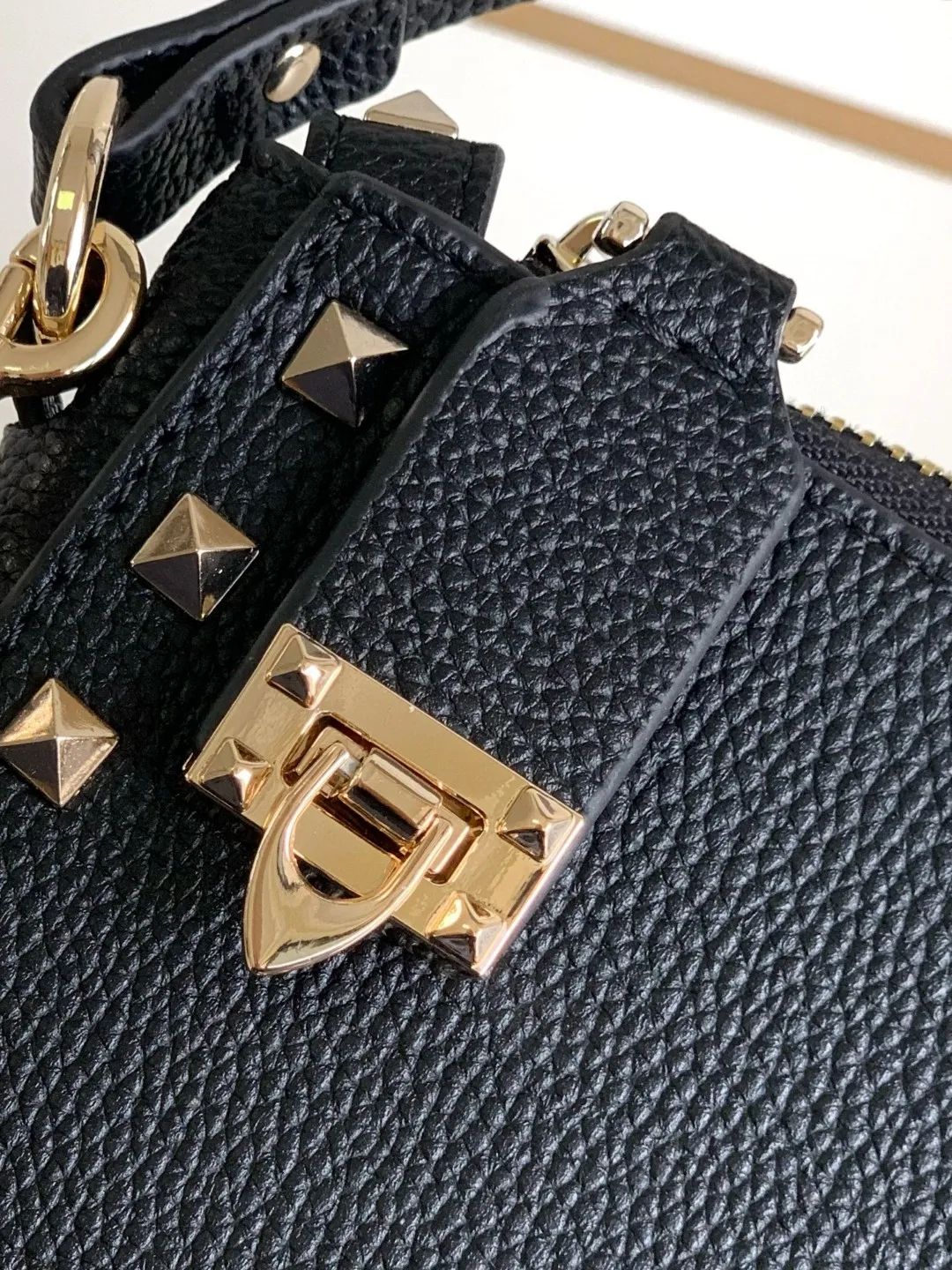 2024 Stud Rivet Designer Black Luxury Design Small Crossbody Bag Fashion Leather Shoulder Messenger Women Purses and Handbags