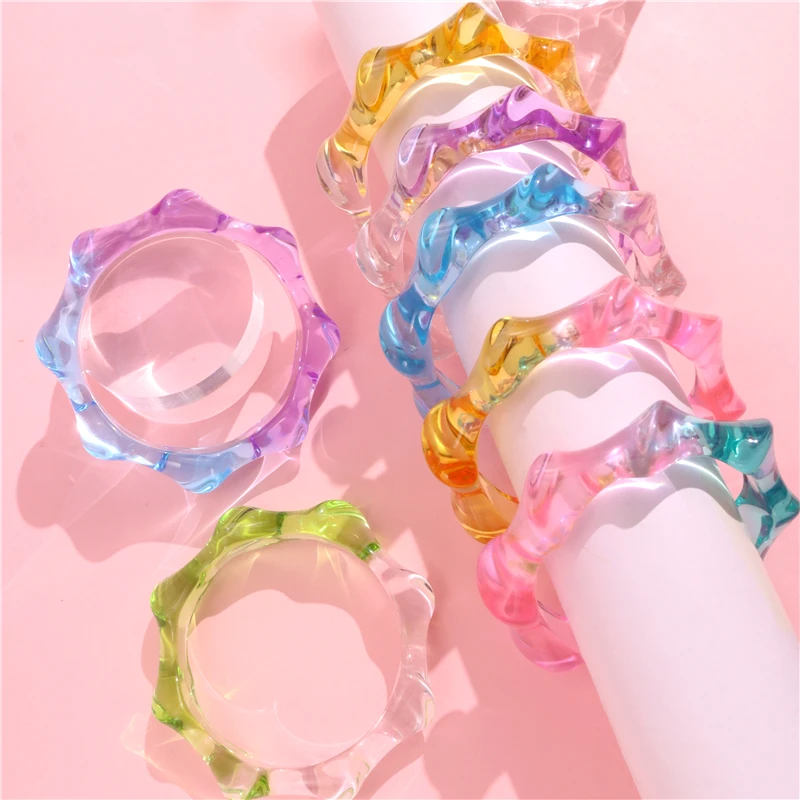 HUANZHI Colorful Spiral Gradient Resin Bracelet Sweet Transparent Geometric Summer Sand Party Cuff Bangle Jewelry for Women New