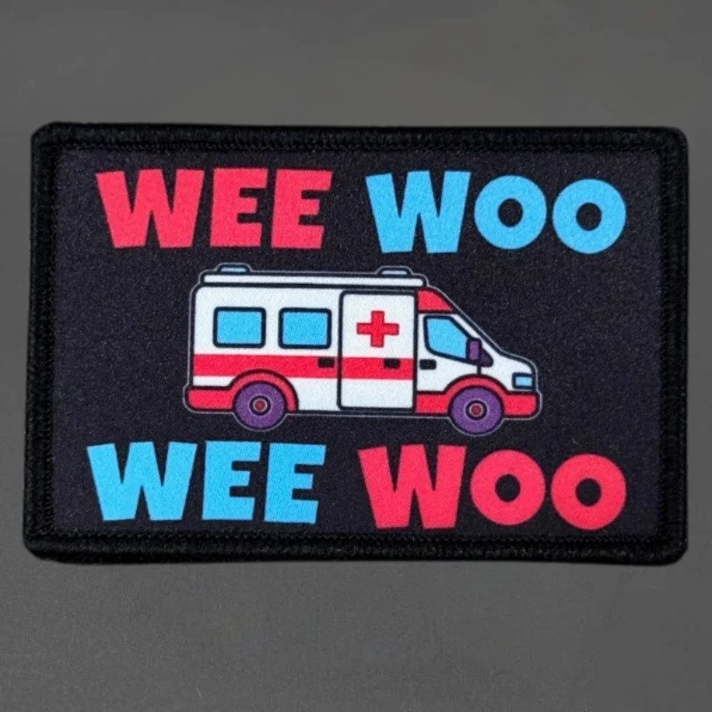 Parche táctico ambulancia Wee Woo con velcro gancho y bucle - imagen 2