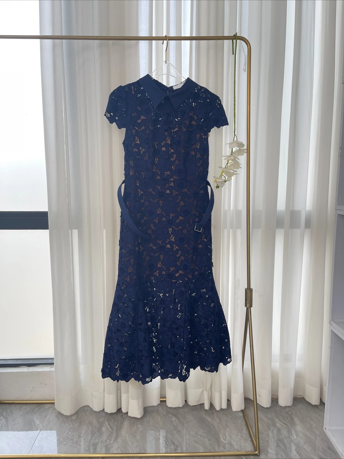 

2025 New Beautifu Blue Lace Short Sleeve Midi Dress