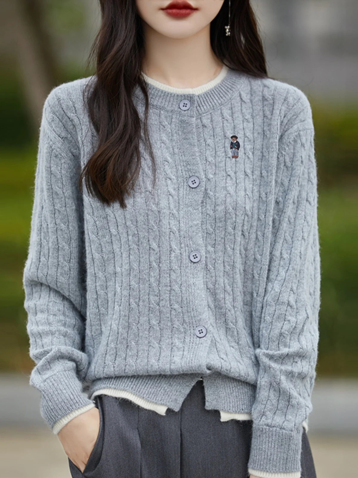 Lente 2025 Nieuwe College Sle Gebreid Vest Trui Ronde Ne Lange Sve Bovenkleding Geborduurd Nep Tweedelige Truien