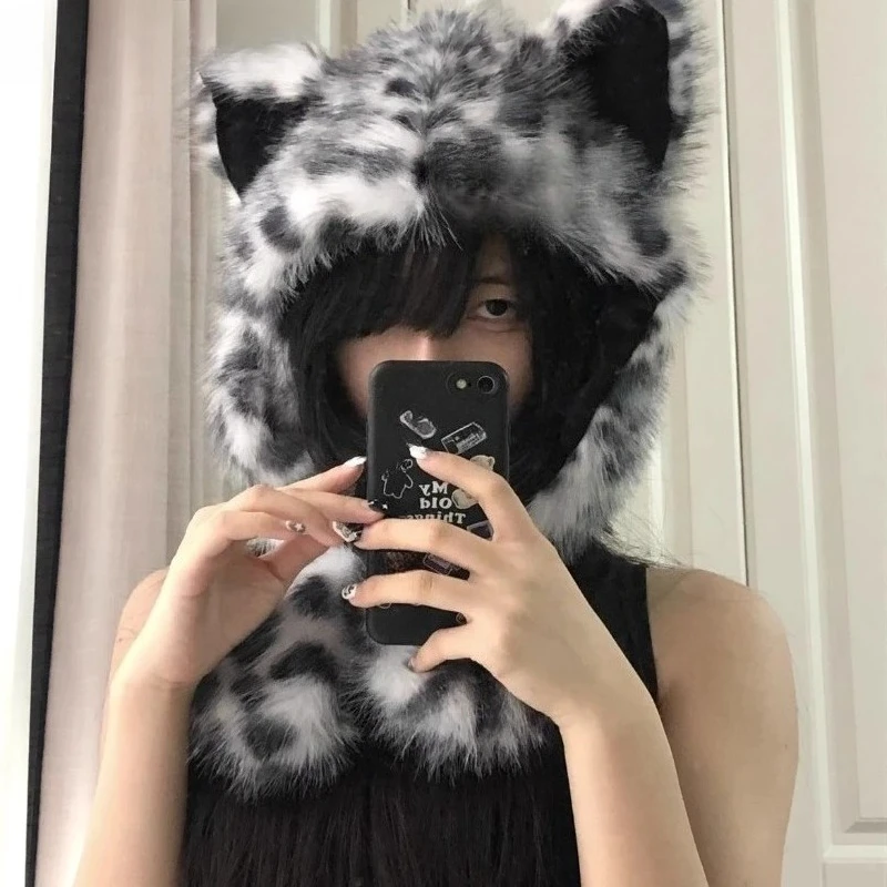 Autumn Winter Hat Women Handsome Snow Leopard Ear Warm Cute Outdoor Ear Protection Cap Fluffy Wool Warm Yak Ear Bomber Hats view 4
