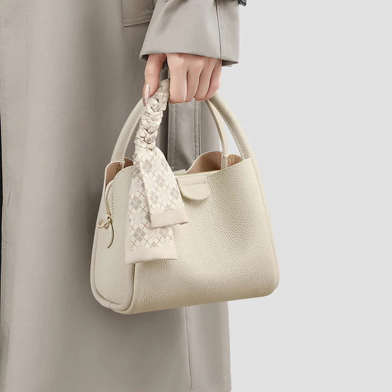 

Women's Handbag 2026 New Spring/Summer Niche Design Shoulder Bag Fashion Simple White Commuter Versatile Crossbody Bag