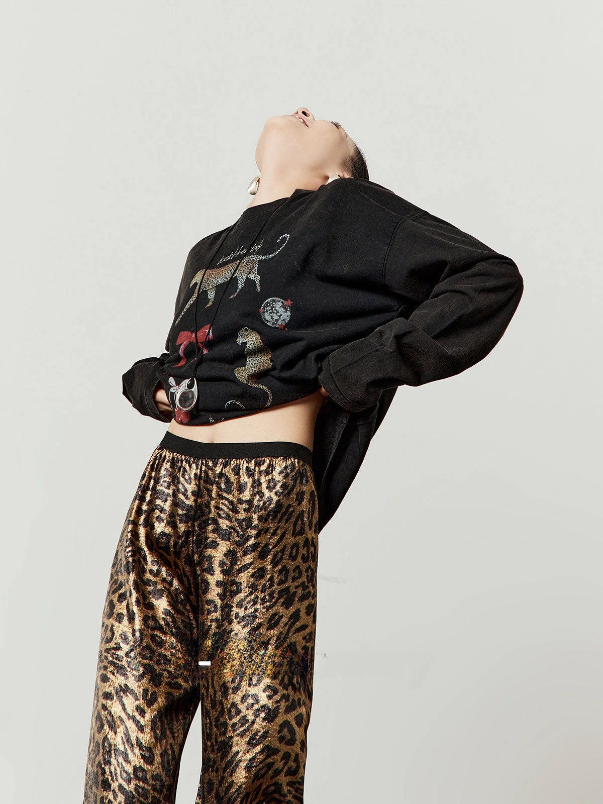 

Женская футболка с длинным рукавом, свободного кроя, с лазерным принтом, повседневная, весна 2026, новинка, с леопардовым узором, хлопок