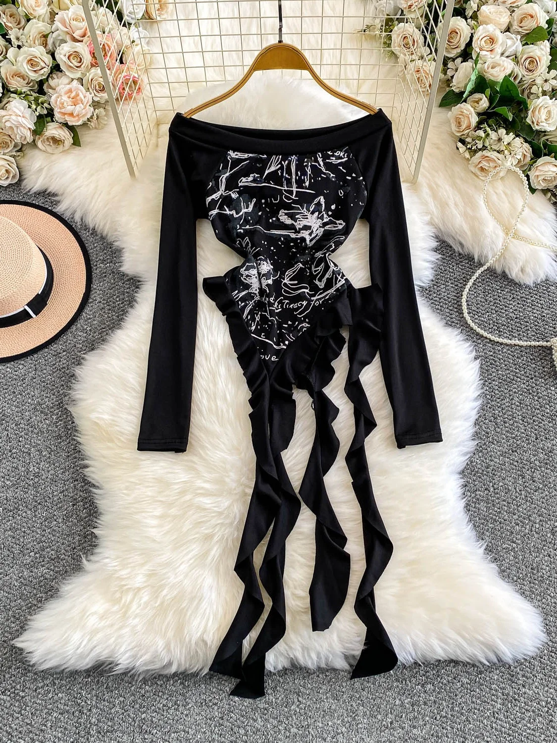 섹시한 아메리칸 스타일 긴팔 원숄더 티셔츠 여성용 독특하고 우아한 프린트 비대칭 밑단 슬림핏 탑