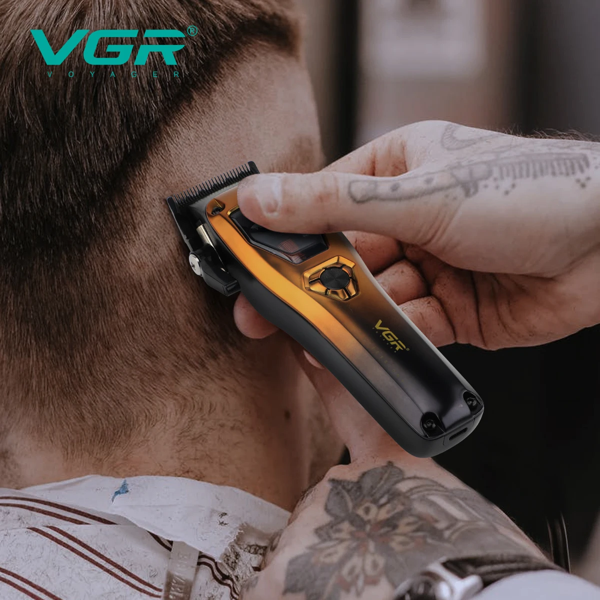 VGR Hair Clipper Professional Hair Cutting Machine Cordless Vector Motor 11000 RPM Trimmer Rechargeable Clipper for Men V-668