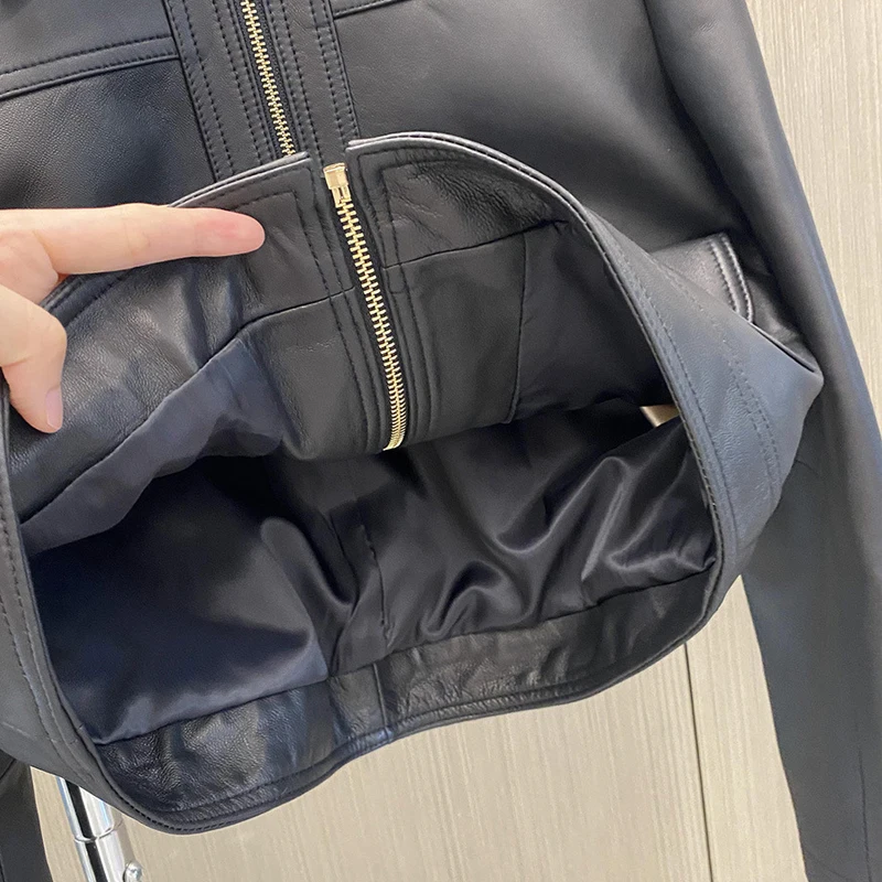 2025 Nuova giacca in vera pelle di agnello nero per donna Giacche femminili casual in vera pelle di pecora stile motociclistico con tasca autunnale