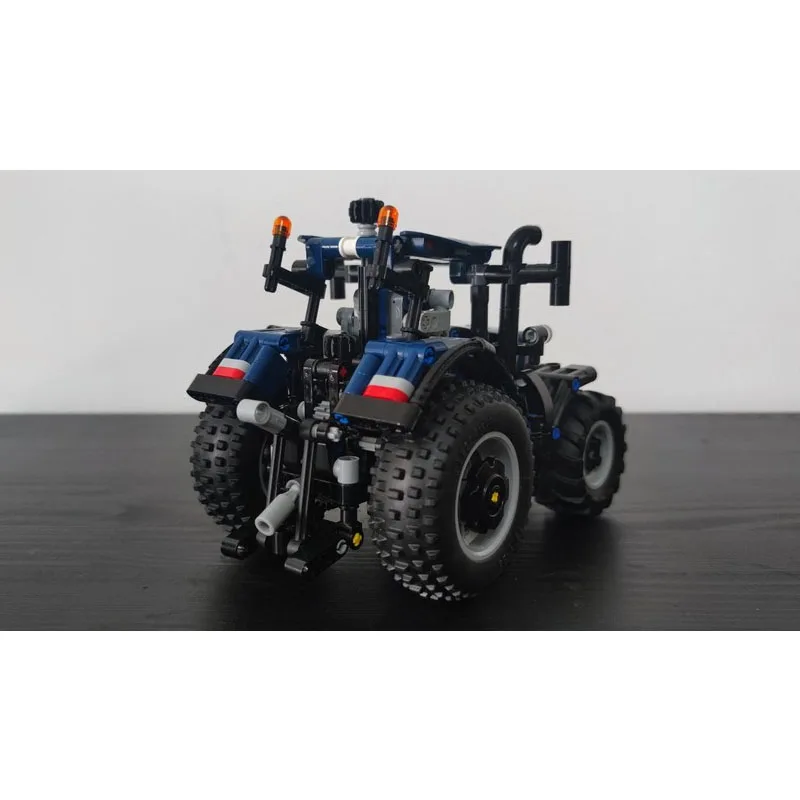 

MOC-155387 City Farm Small Agricultural Tractor Building Block Model 563 Parts Creative Boys' Children's Birthday Toy Gift