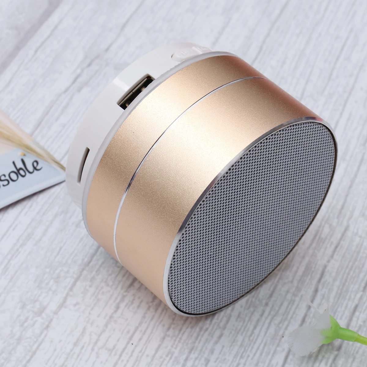 

Aluminum Alloy Wireless Speakers Outdoor portable Mini Metal Speaker with LED Lights Support (Golden)
