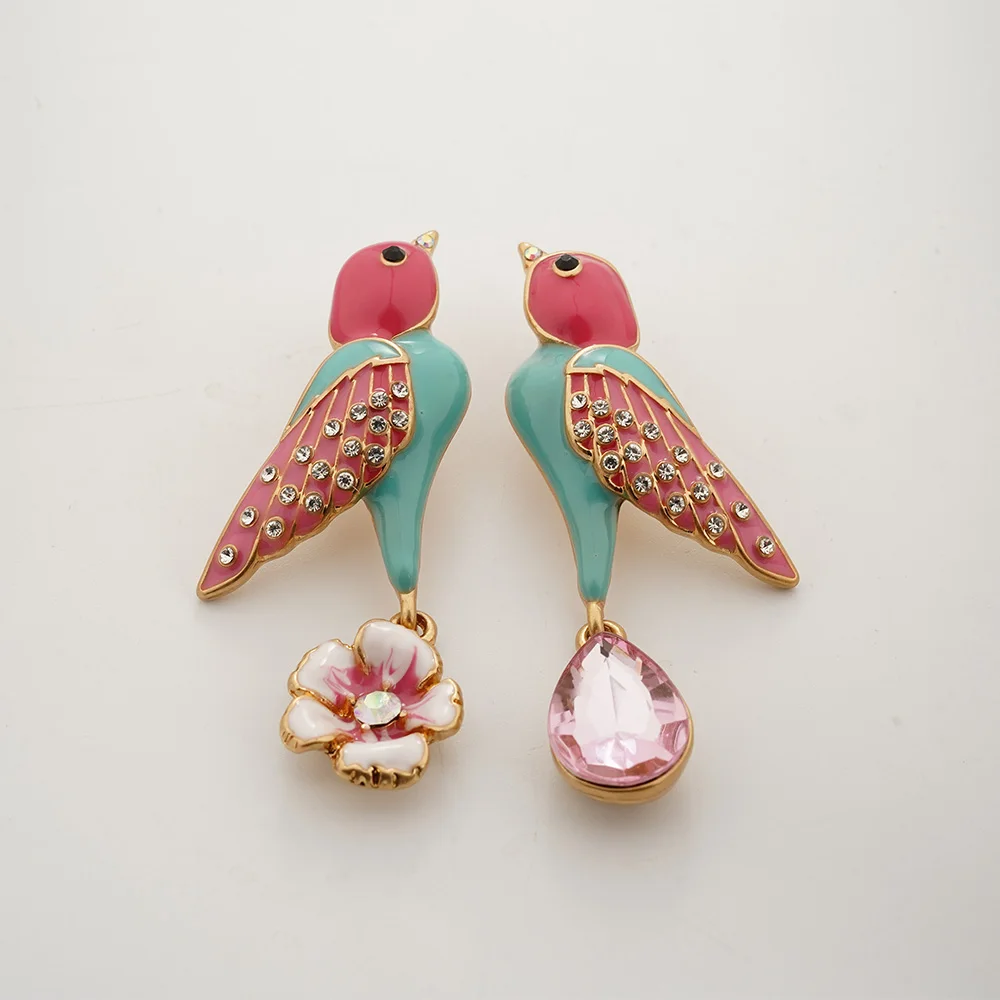 

Asymmetric Animal Bird Earrings Inlaid with Sparkling Zircon Stylish and Beautiful Design Banquet Party Wear Accessories