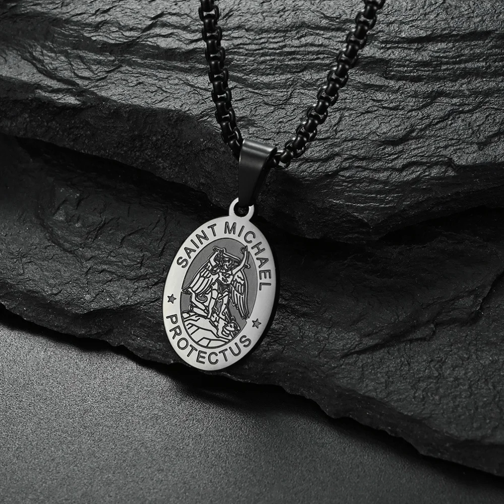 Hip-Hop Goldfarbene Edelstahl-Halskette Retro Herren Strukturierte Kleine Quadratische Platte Anhänger Halskette Mode-Schmuck Casual Accessoire – Detail 4