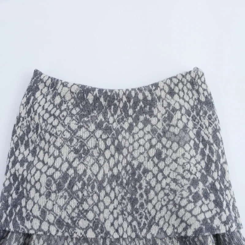 Spring 2025 Women's Animal Embroidered Casual Knitwear oulder Bared Long Sve Straight Collar Longitudinal Commute Sle