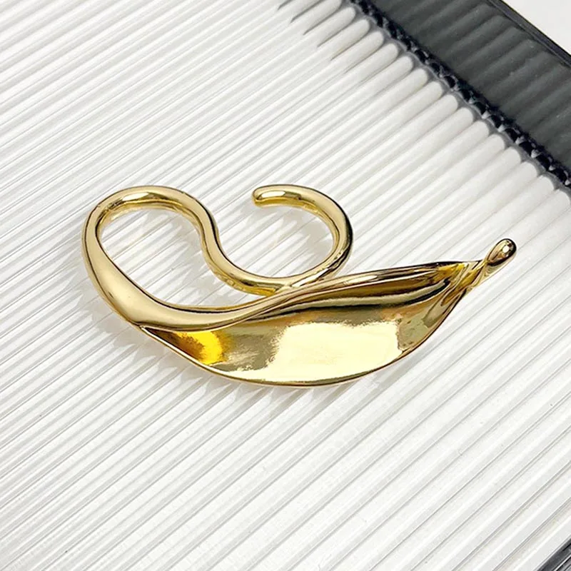 Exaggerated Irregular Leaf Shaped Metal Ring Punk Vintage Large Open Jewelry for Women 2024 Luxury Design New Year Gift