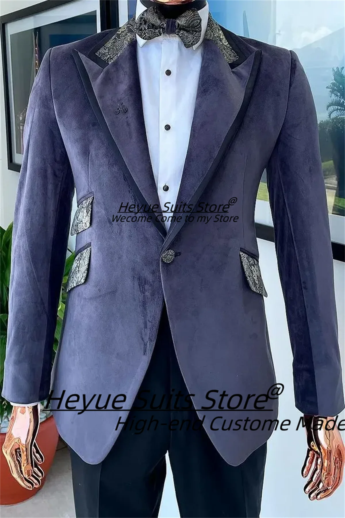 

Elegant Velvet Fashion Men Suits Slim Fit Peak Lapel Groom Wedding Tuxedos 2 Pieces Sets Male prom Blazers trajes para hombre