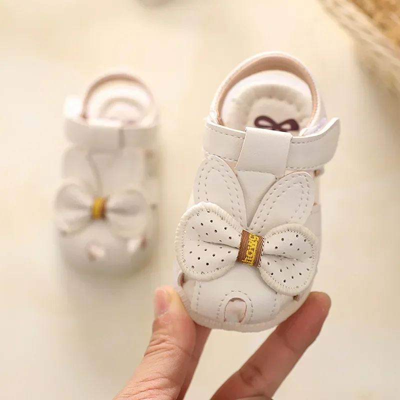 Sandali estivi per bambini foro scarpe per bambini pantofole morbido cartone animato antiscivolo Design fai da te foro scarpe da bambino spiaggia