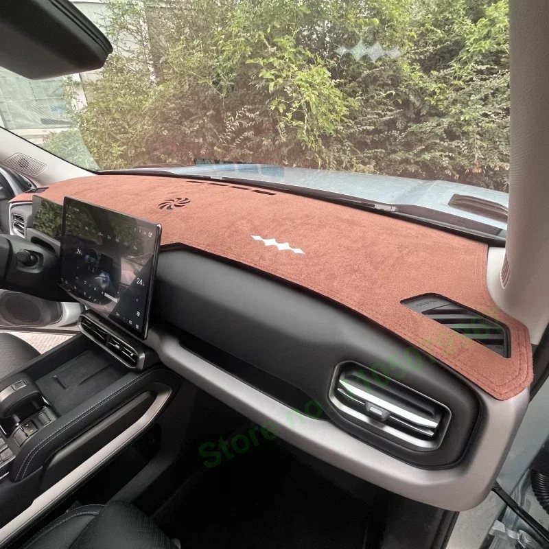 

Anti-slip Suede Leather Darsboard Mat For Formula Leopard Titanium 3 Sun Protection Heat Insulation Car Interior Decoration Sun