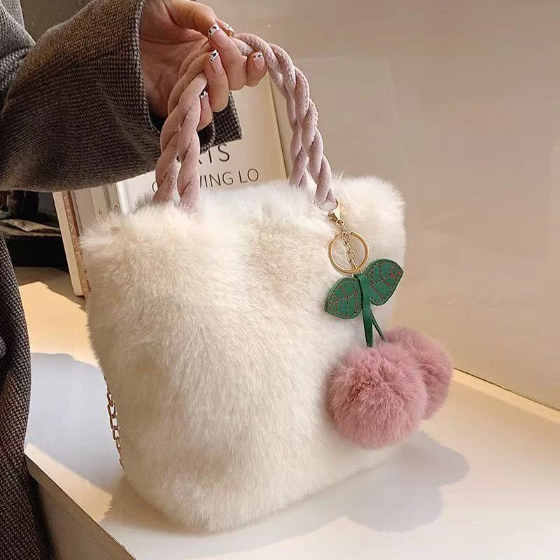 

Fashion Women Handbags Winter Furry Ladies Soft Plush Clutch Purse Shoulder Bags Casual Plush Tote Bag Chain Messenger Bag