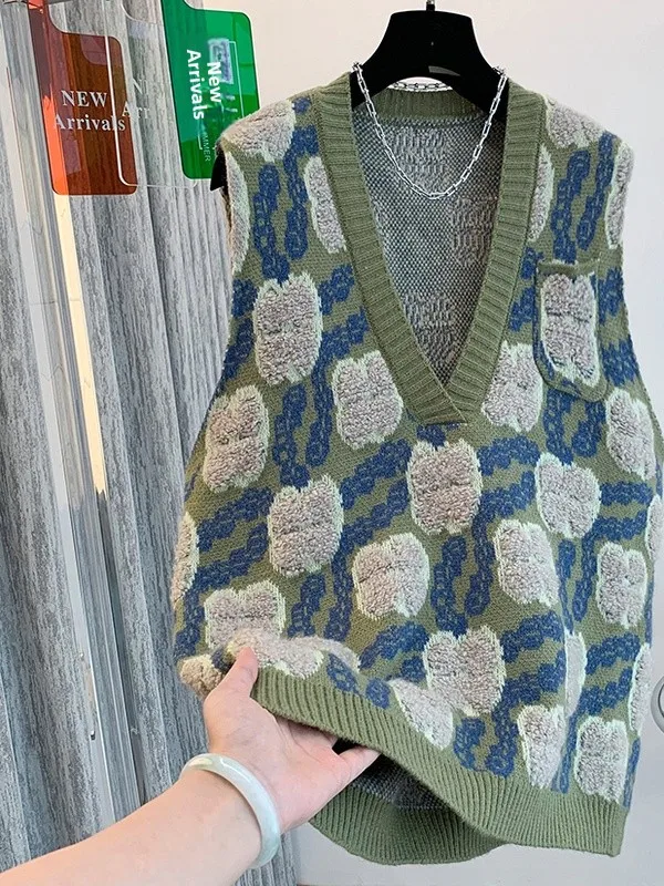 

Faionable Vintage Floral Embroidery Casual V-Ne Sweater Vest Thiened Autumn Winter New Sle for plus Size Women