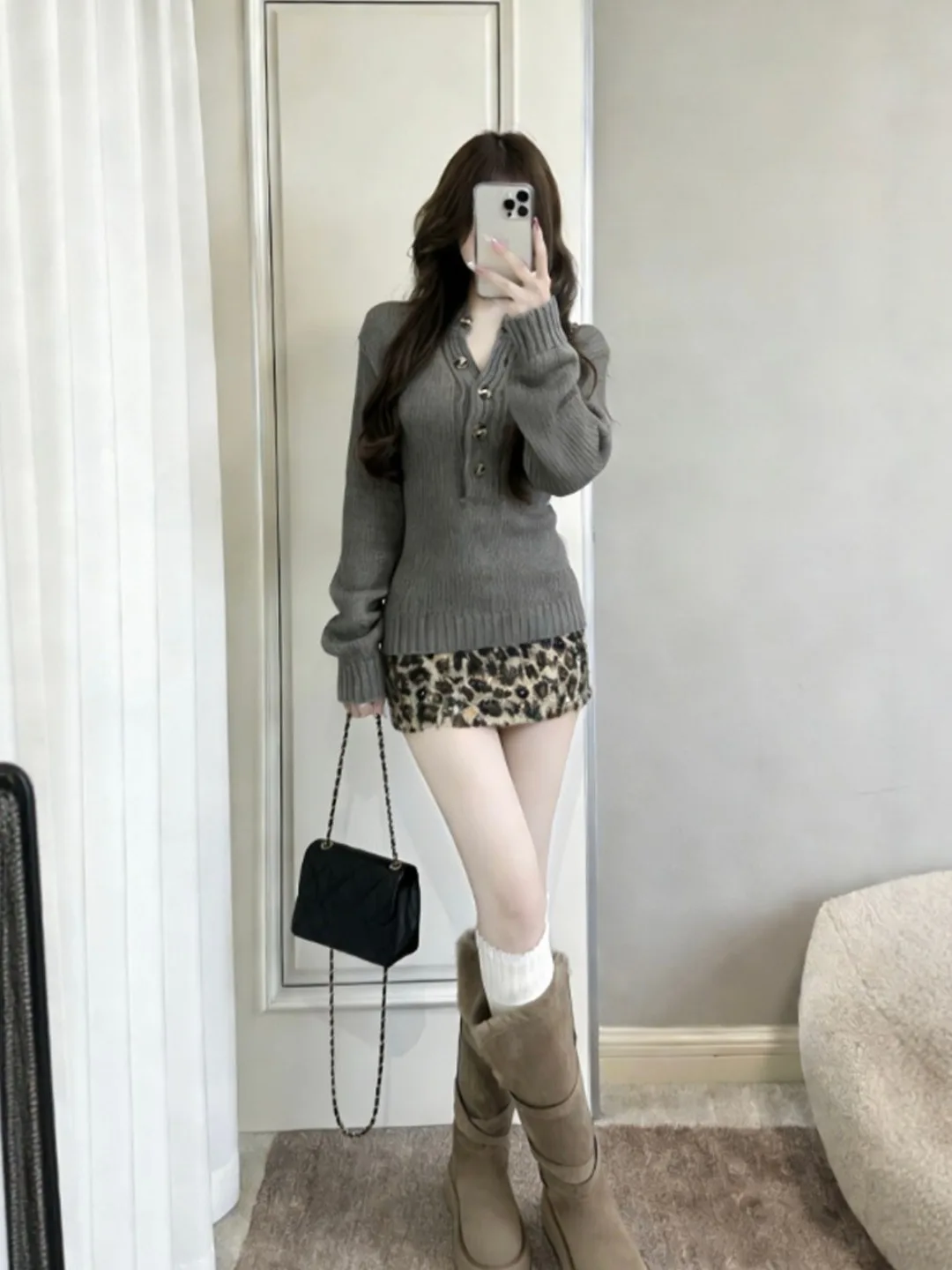 

Korean Sle V-Ne Knitwear Women's Lazy Faion Unique Spring Top Button Detail Regular Fit Long Sve Non-Colliding Model