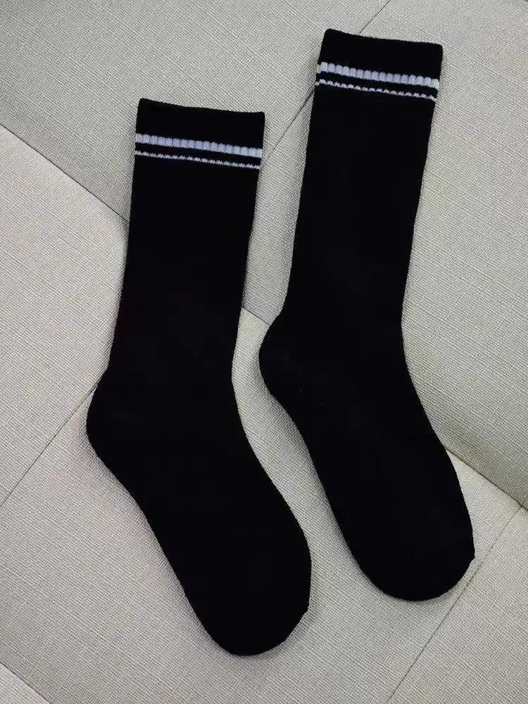 

2 Pairs Neutral 18cm Long Cotton Socks for Yoga Sports Medium Socks Pilates Fitness Socks Classic Stripes Soft Sock