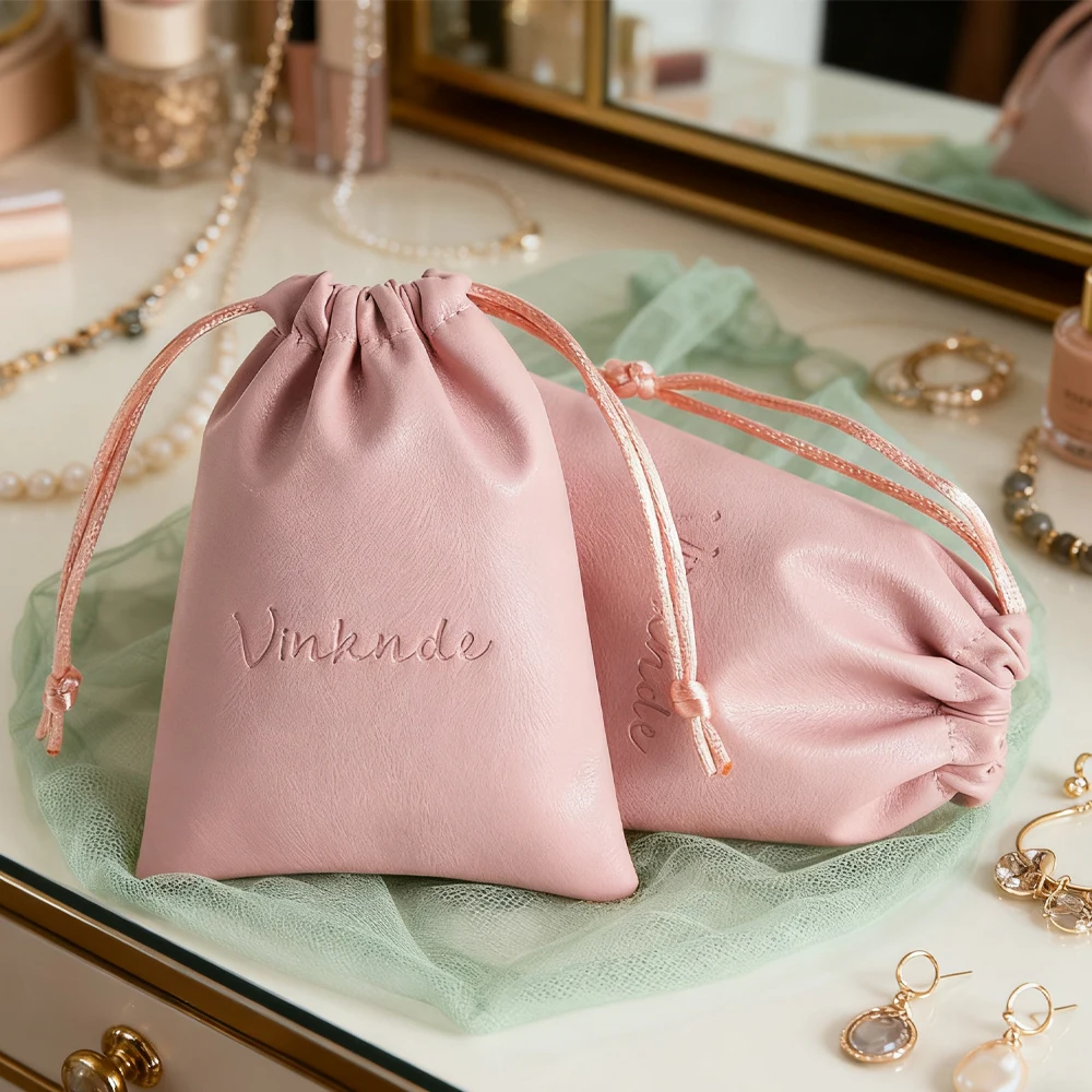 

Маленькие розовые сумки из искусственной кожи с логотипом на шнурке, ожерелье, серьги, браслет, сумка для хранения духов, роскошный свадебный подарок, мешочек для конфет