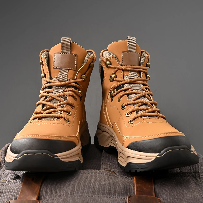 

Outdoor Sports Leisure Men Boots Punched High-end Light Luxury Wear-resistant Cold Resistant Height Increasing Boots