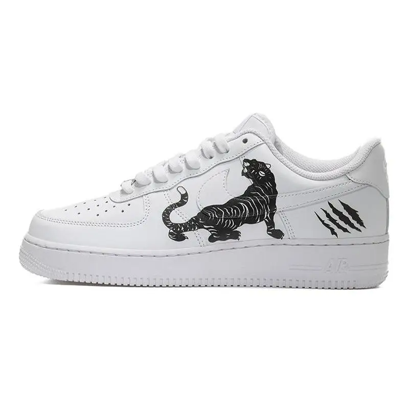 

[Нестандартные мужские кроссовки для скейтборда Tiger man, белые QD] Nike Air Force 1, мужские низкие кеды, белые, черные