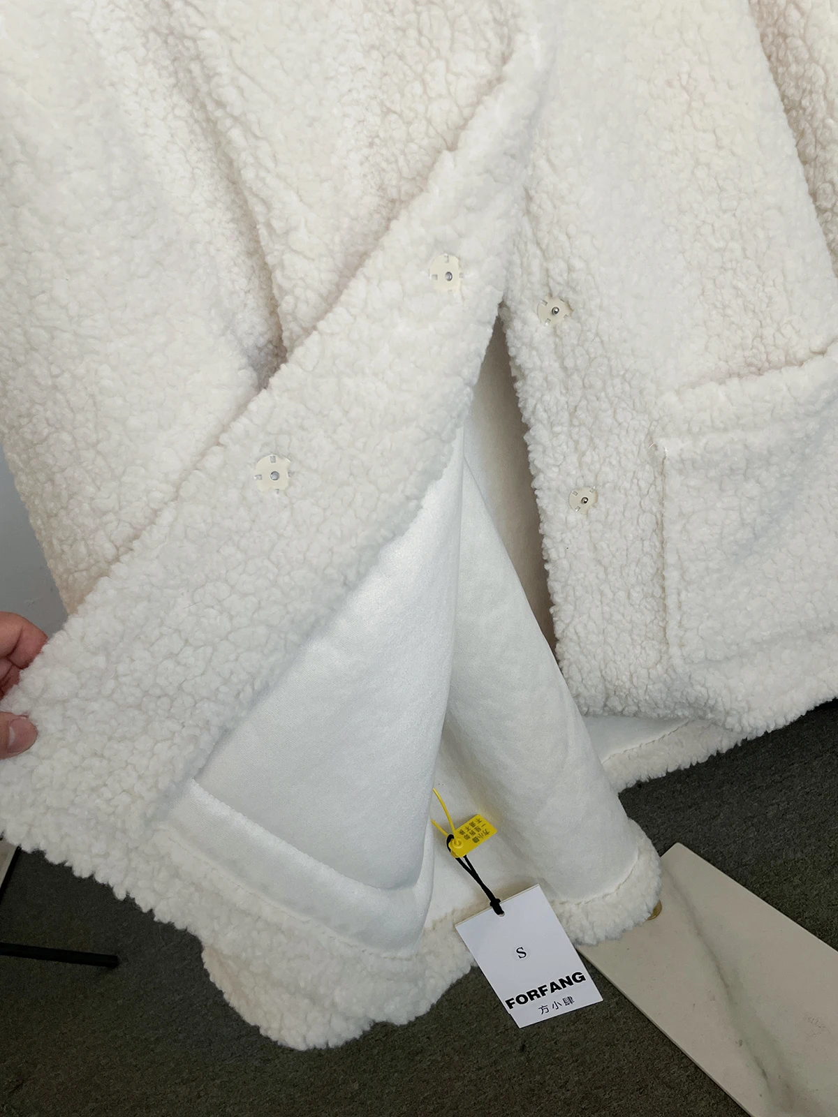 2025, neuer Damen-Lammfellmantel, Winter, Thiened Long Sve, lockere Passform, mit Kapuze, weiße Pelz-Oberbekleidung, umweltfreundliches Leder