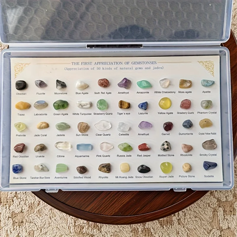 Chaque boîte contient 50 spécimens minéraux, pierres précieuses de guérison cristalline irrégulières, pour la collection et la recherche de quartz.