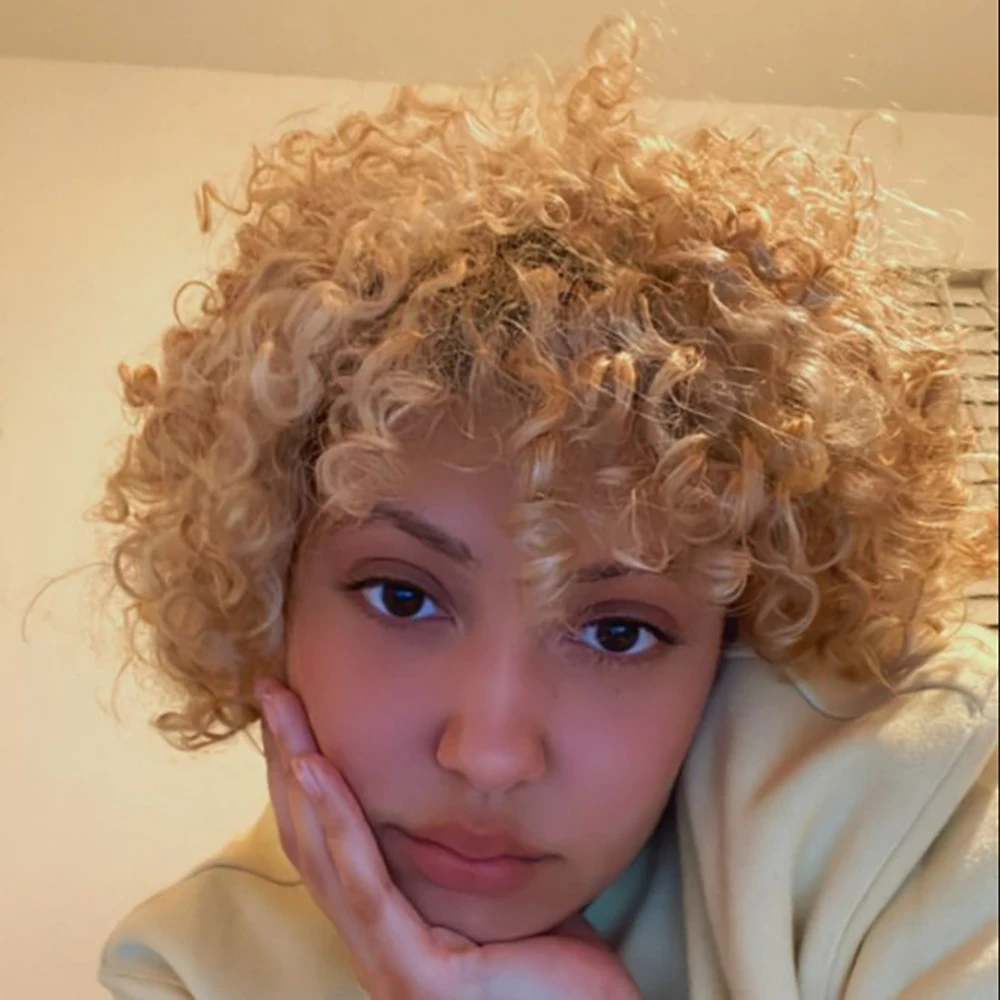 باروكة من شعر طبيعي برازيلي أشقر قصيرة مموجة عميقة قطع عابث مع غرة منتفخة مسبقًا للنساء مصنوعة آليًا شعر بشري مجعد 100% #3