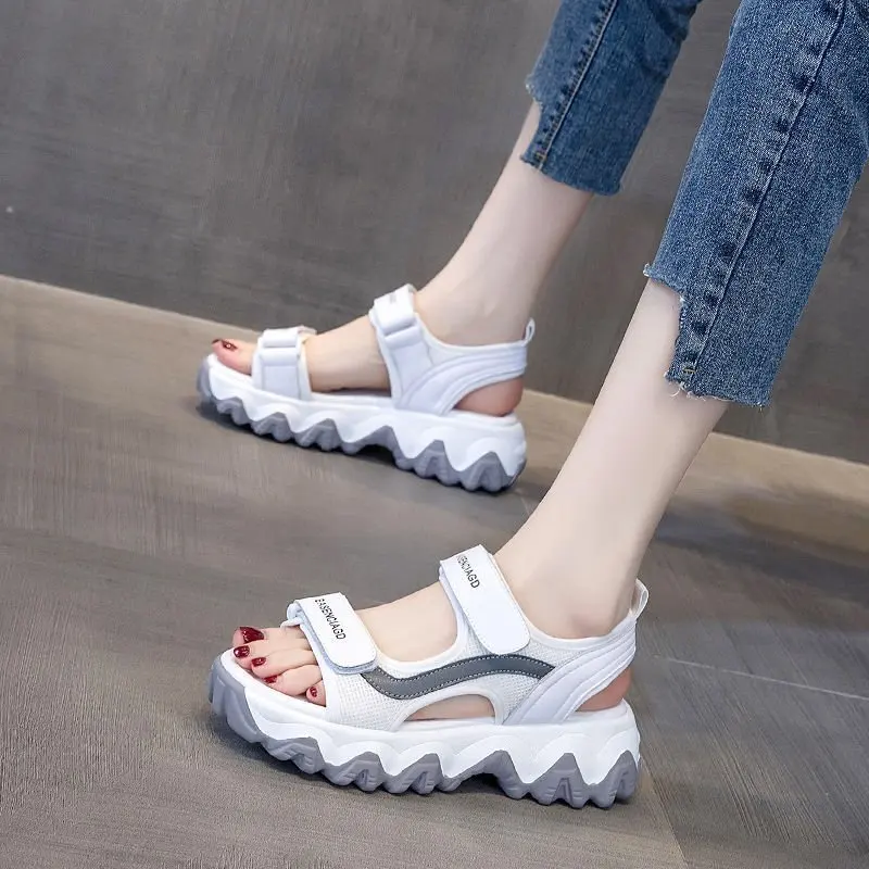 Ladies Sport Sandals Korean Version Thick Platform Casual Shoes Women Outdoor Beach Sandalies Lightweight Open Toe Running Shoes