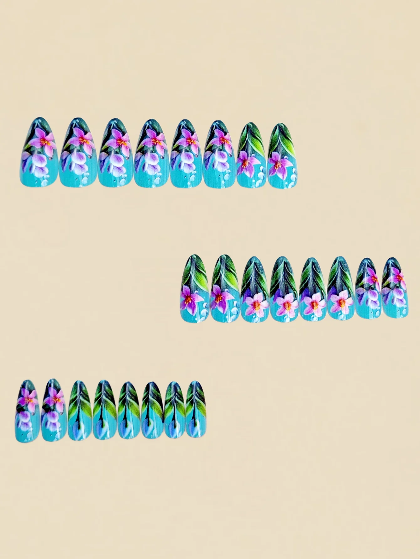 Toppe per unghie verdi per unghie di mandorla di media lunghezza, toppe per unghie con motivo floreale vegetale alla moda primaverile ed estivo, 24 chiodi staccabili p