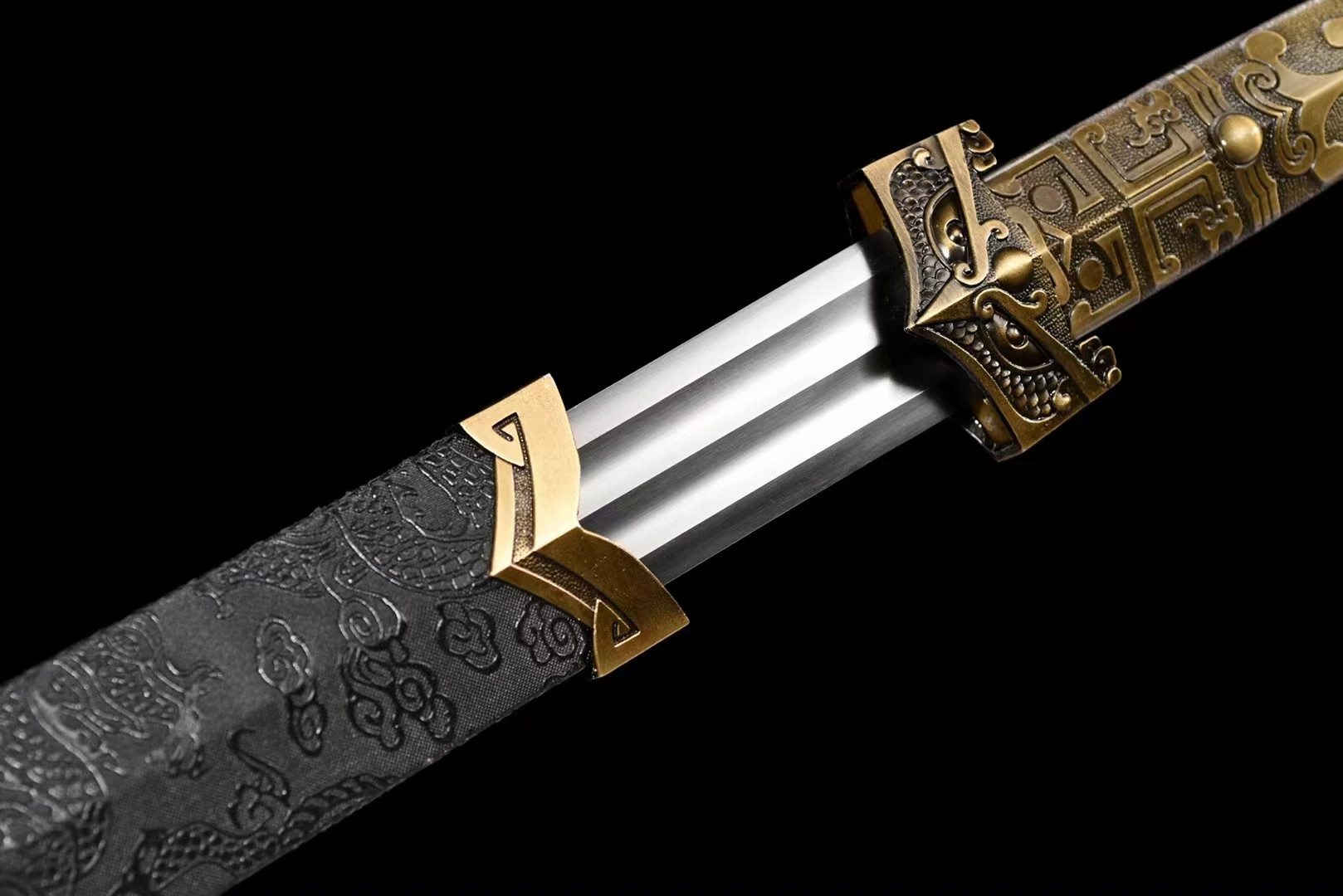 1095 CARBON  STEEL BLACK CHINESE SWORD BLACK WOOD SAYA BLACK ALLOY ASSESSORY