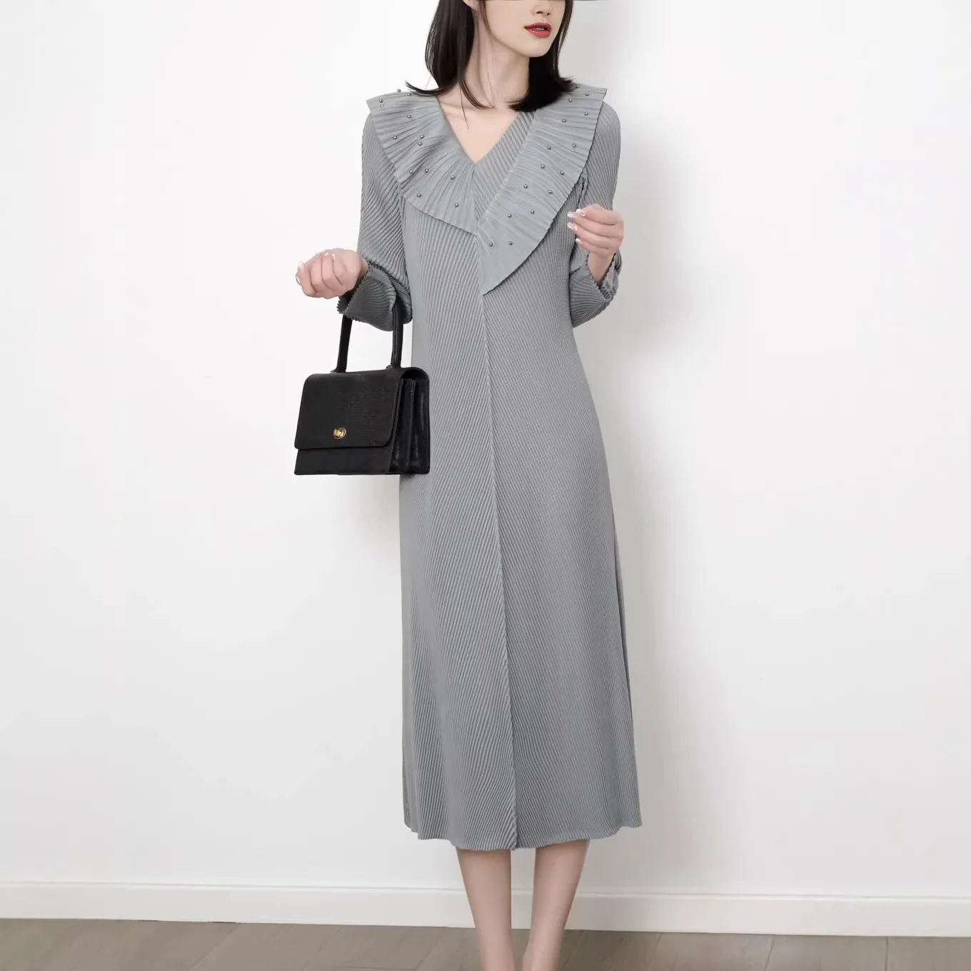 فستان مياكي المطوي متوسط الطول، ربيع 2026 الجديد، فستان نسائي مطوي بتصميم راقٍ وأنيق