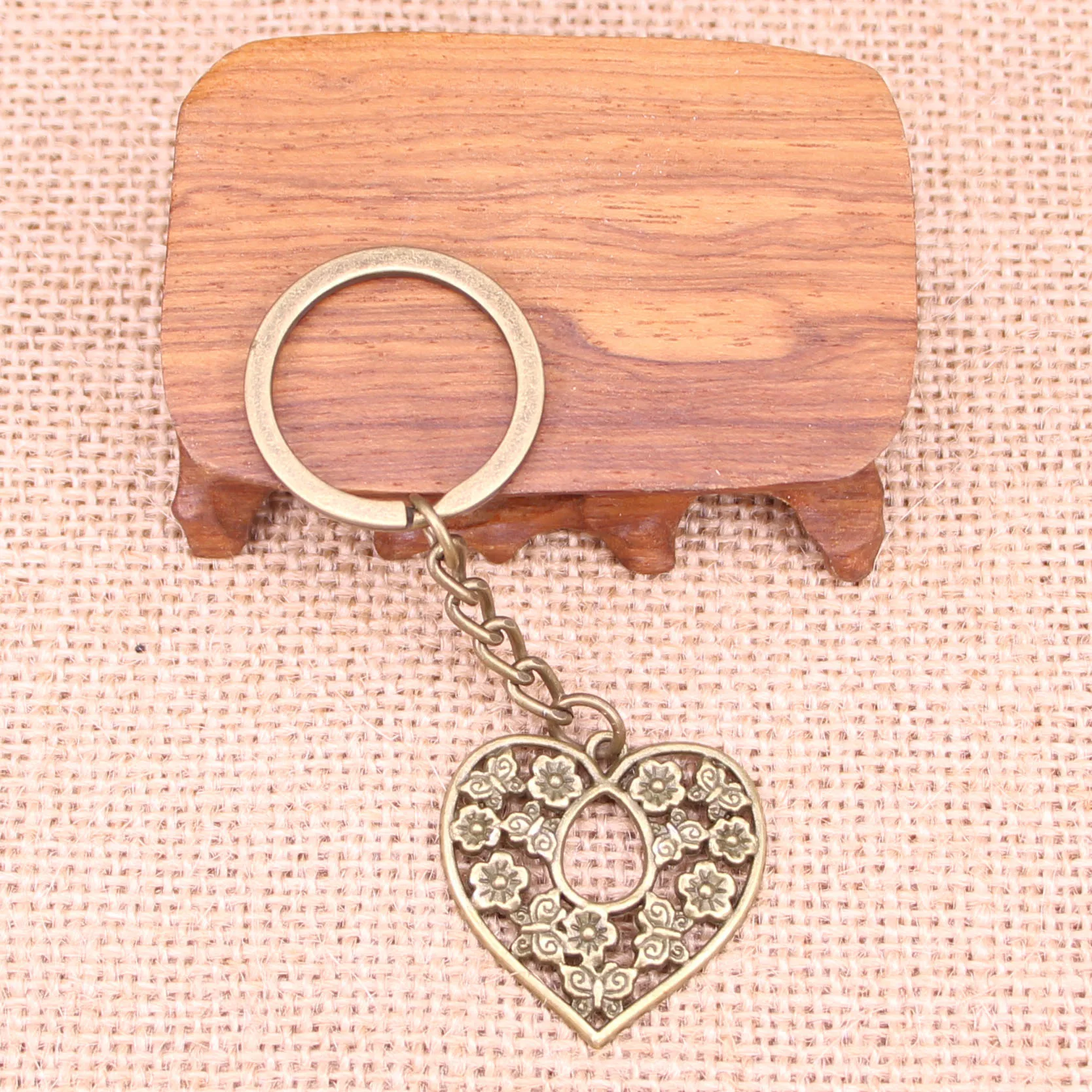 20pcs New Fashion Keychain 30x30mm heart flower Pendants DIY Men Jewelry Car Key Chain Ring Holder Souvenir For Gift