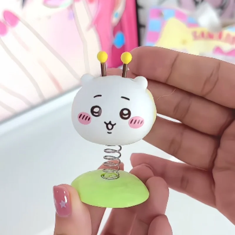В наличии: Музыкальная фигурка-игрушка Chiikawa Little Bee для автомобиля, модная модель, аниме-периферия, подарок на день рождения для девочек.