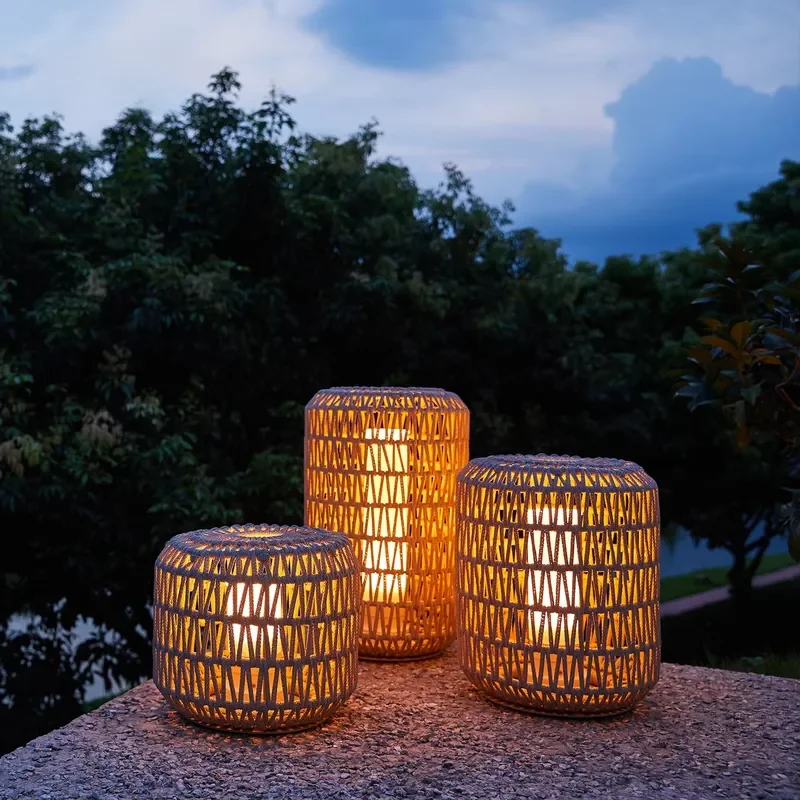 Retro Outdoor Landscape Lamp for Garden or Villa Other Outdoor Furniture Solar Powered Garden Lights