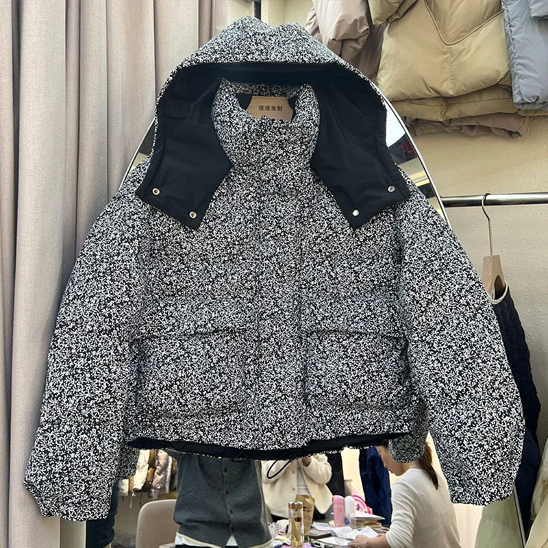 

2022 Newest Luxury Winter Loose Fit Puffer Jacket Women Leopard Print Short Casual Zipper Thicken Warm 90% White Duck Down Coat