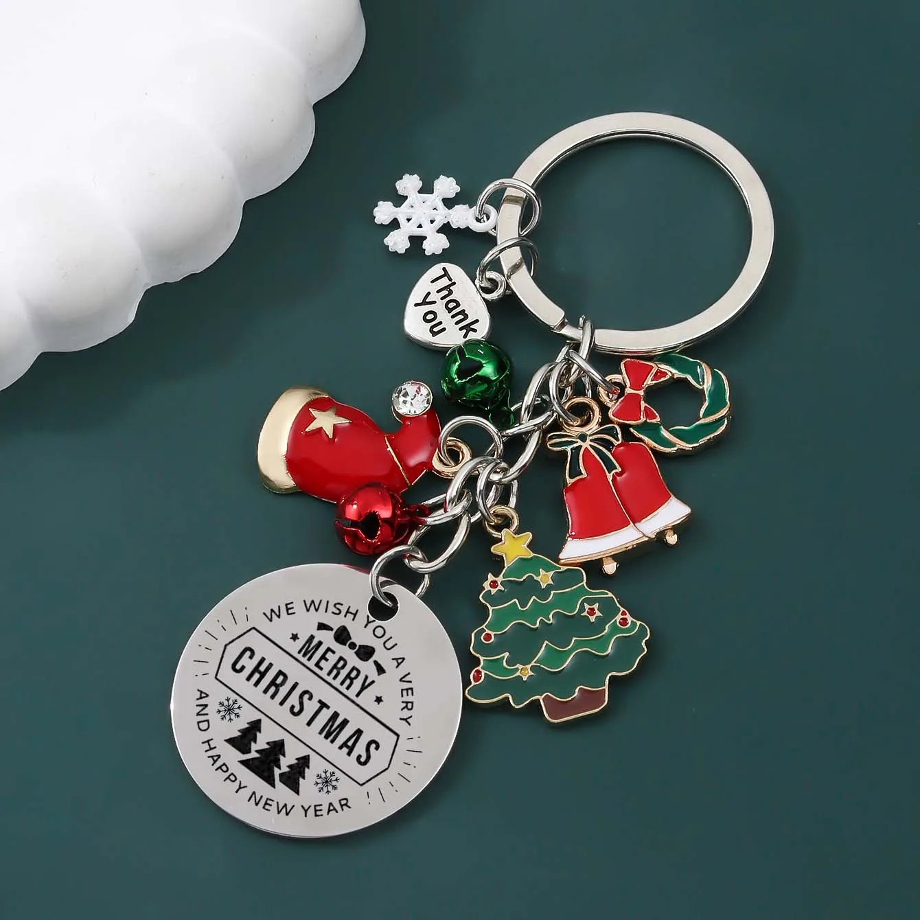 1pc Kreative Baum Kleine Glocke Wärme Schneeflocke Handschuhe Emaille Schlüsselbund Ziemlich Schöne Weihnachten Gutes Geschenk Für Freund DIY schmuck
