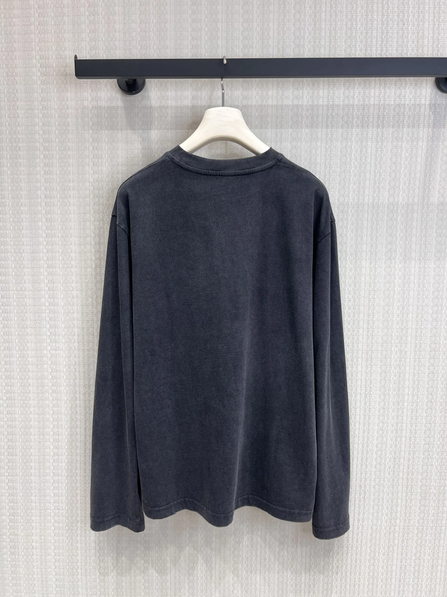 2026 Frühjahrskollektion: Bedrucktes, Vintage-gewaschenes, zerrissenes Oversize-Langarm-T-Shirt 47