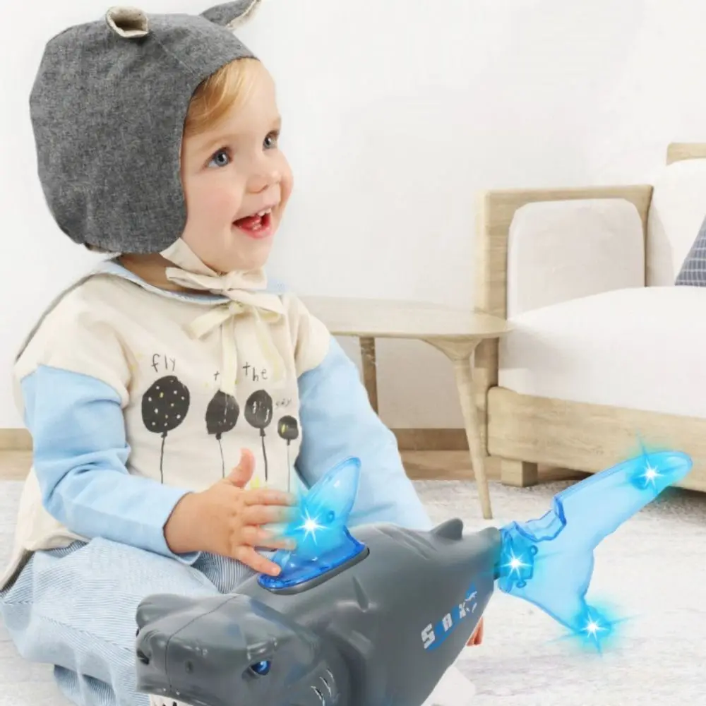 Brinquedo de tubarão balançante de plástico com luz sonora rastejando brinquedo de tubarão interativo coleção simulação balançando brinquedos de peixe presente de aniversário