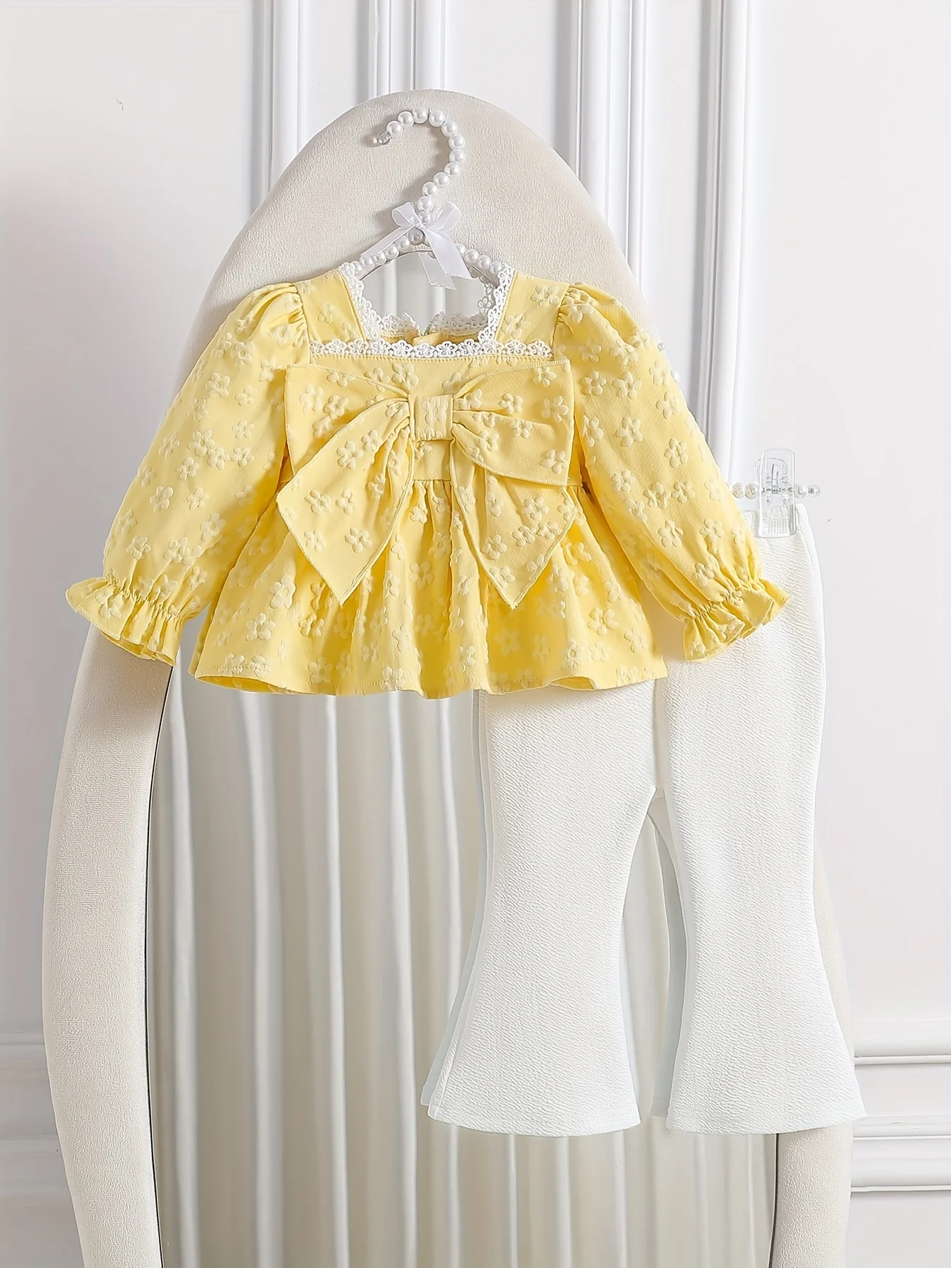 

Baby Girl's Spring Soft 2pc Set: Bow Long-Sleeve + Solid Pants, Fit for Little Cuties' Daily & Back-to-School.