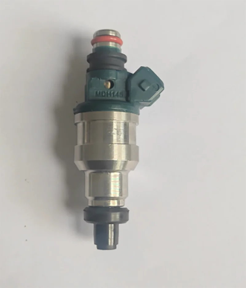 4 قطعة قطع غيار السيارات الوقود لميتسوبيشي كولت V CJ CP 1.5 16 فولت OE رقم. :MDH145,INP-068