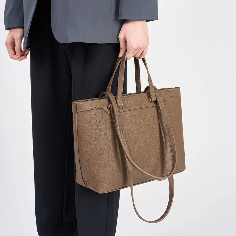 

High-quality head layer cowhide tote bag, large capacity leather handbag, commuting versatile shoulder armpit women's bag