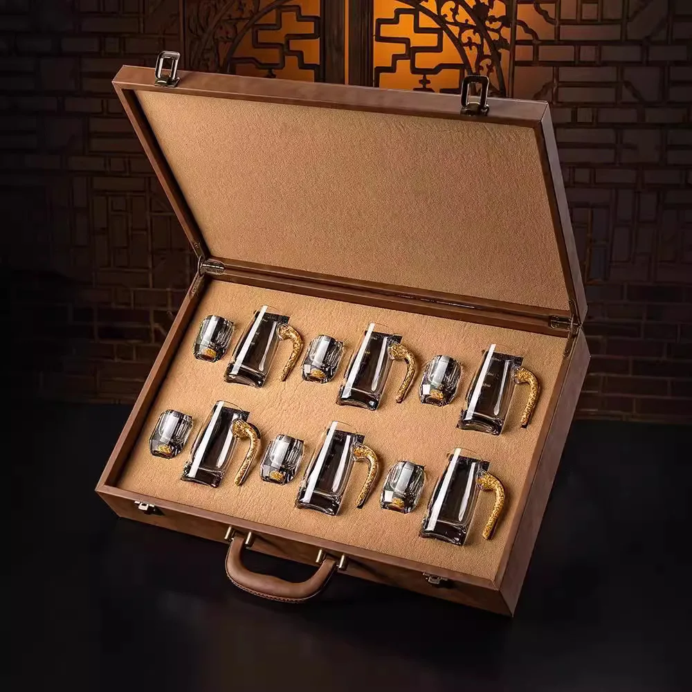 A full set of high-value Baijiu cup wine dispenser set teachers Father's Day creative gift box