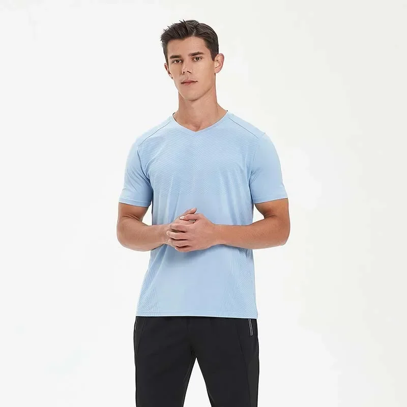 Camiseta esportiva de fitness masculina, manga curta, respirável, secagem rápida, estampa listrada, roupa casual