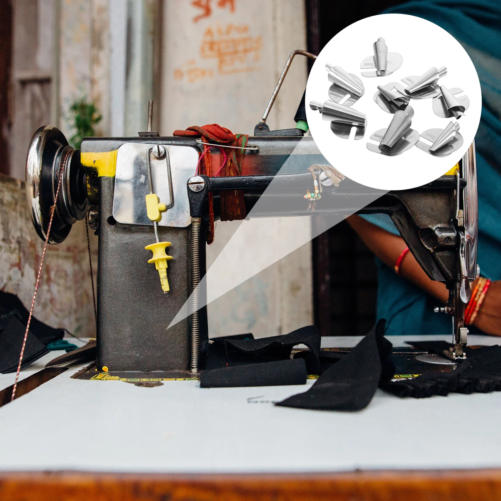 

8Pcs Universal Sewing Machine Rolled Hem Presser Foot Set Professional Hemming Tool for Beginners and Industrial Machines Sewing