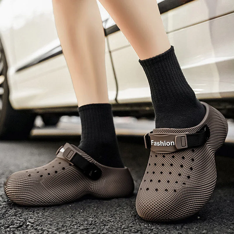 Man Soft Cloud Thick Bottom Clogs Slippers Summer 2026 Platform Non Slip Waterproof Beach Sandals Men Comfortable Driving Shoes