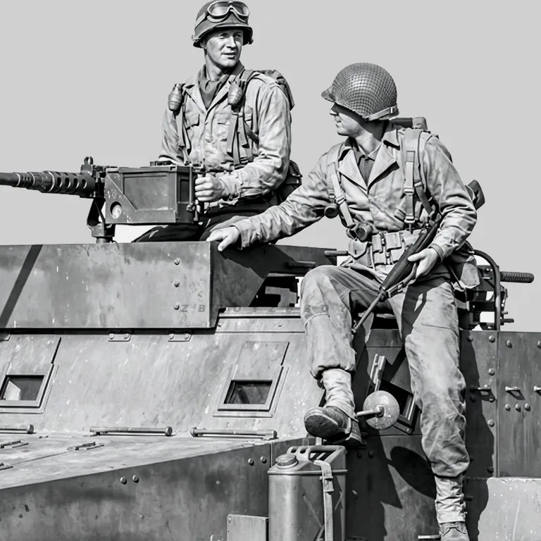 

1/35 Resin Soldier model kits figure colorless and self-assembled（2 soldiers）A-2300