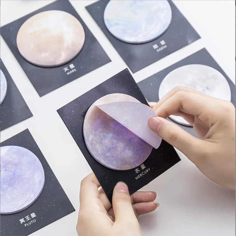 

1PCS Circular Tearable Notes Korea Stationery Celestial Body Sticky Notes Memo Pads N Times Stickers Message School Supplies